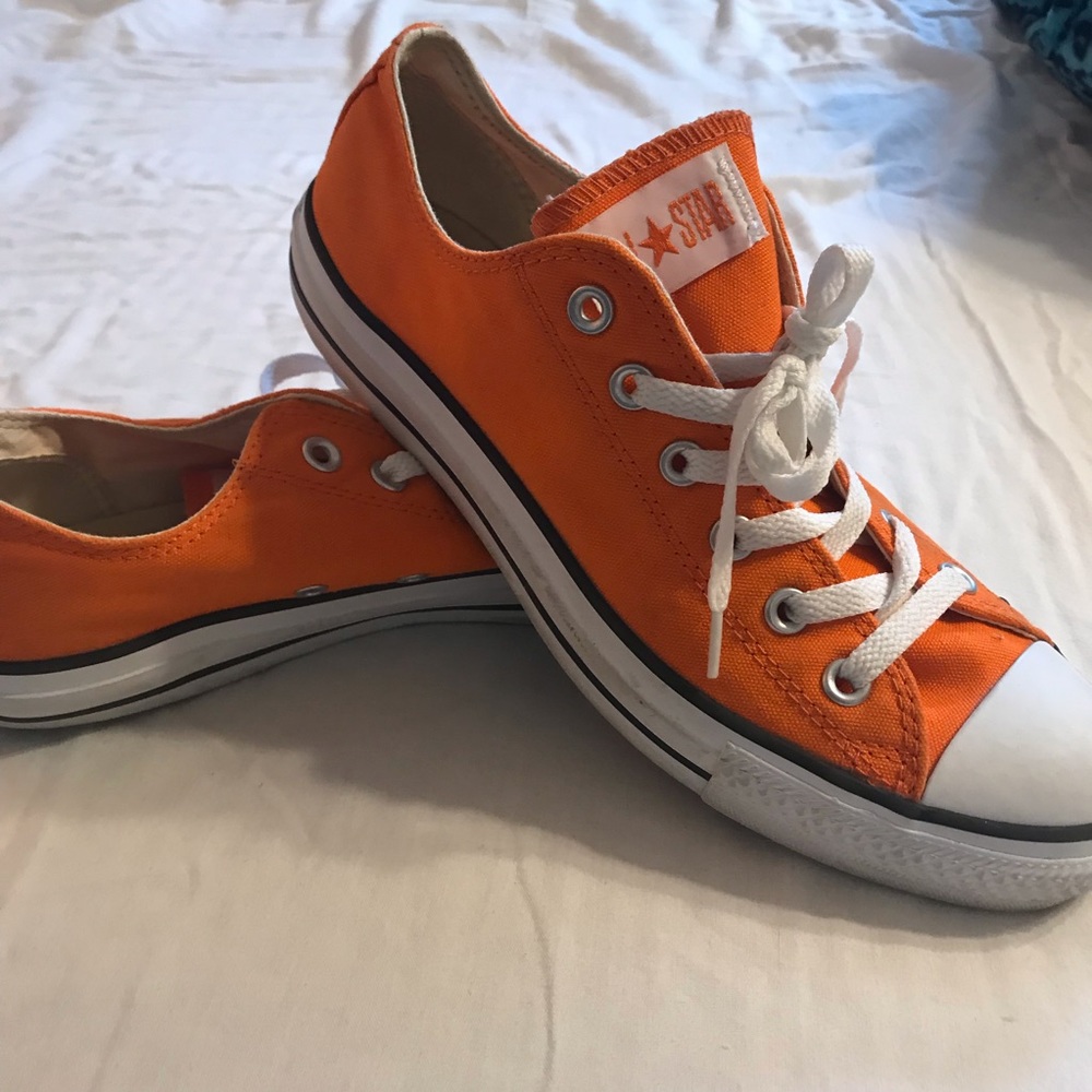 Converse All star! Men’s size 8 women’s size 10.
